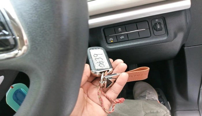 2024 Mahindra XUV700 AX 7 LUXURY D AT 7 STR, Diesel, Automatic, 24,191 km, interior