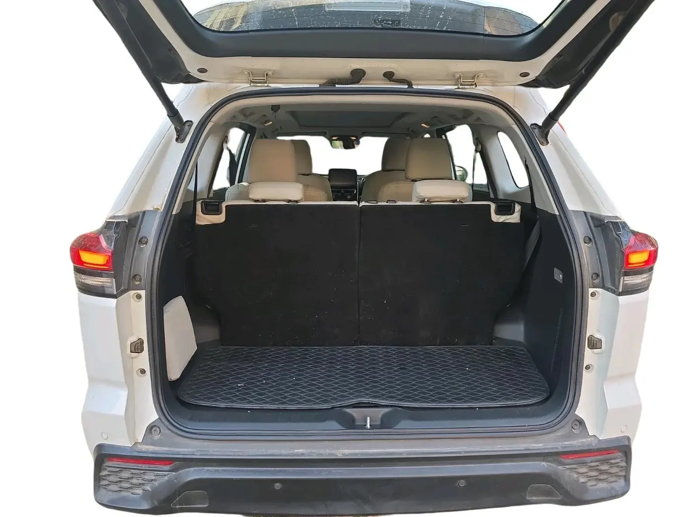 2024 Maruti Invicto ALPHA PLUS 7 STRONG HYBRID , Hybrid, Automatic, 46,547 km, exterior