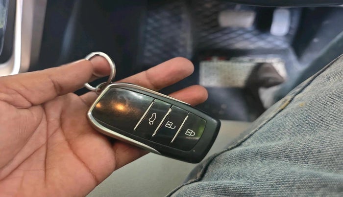 2024 Maruti Invicto ALPHA PLUS 7 STRONG HYBRID , Hybrid, Automatic, 46,547 km, interior