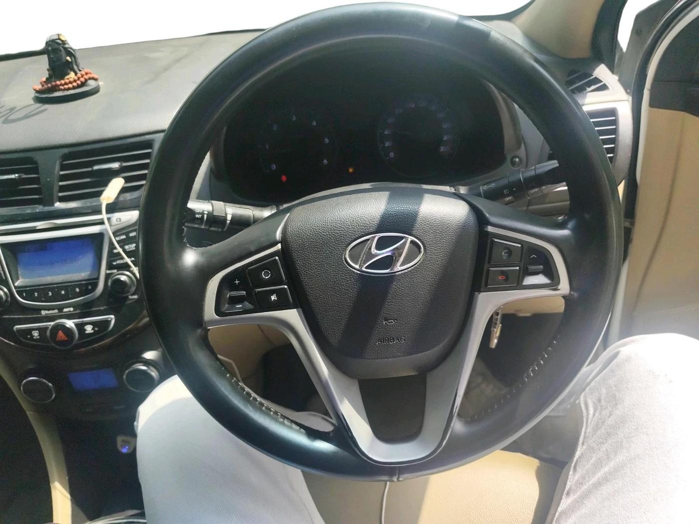 2012 Hyundai Verna FLUIDIC 1.6 CRDI SX, Diesel, Manual, 1,02,359 km, interior