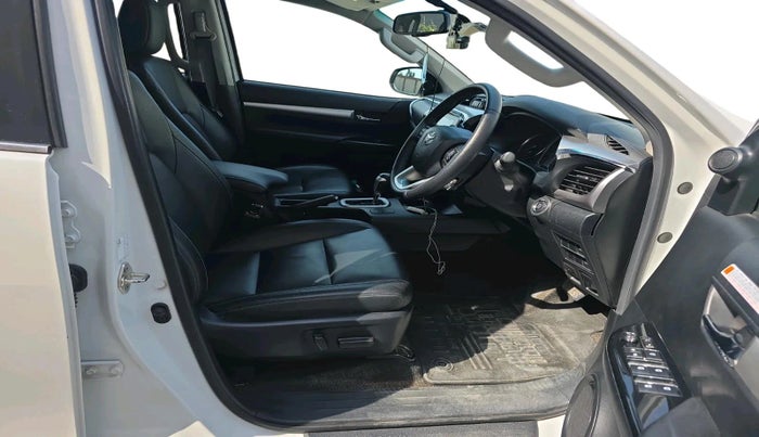 2023 Toyota HILUX HIGH 4X4 AT, Diesel, Automatic, 26,078 km, interior