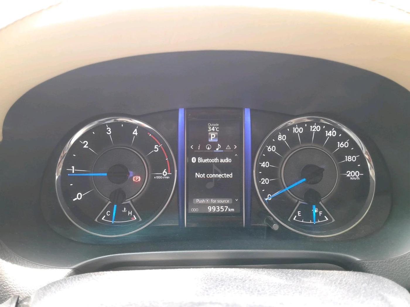 2017 Toyota Fortuner 2.8 4X2 AT, Diesel, Automatic, 99,357 km, interior