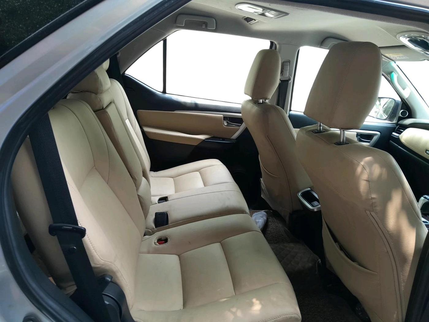 2017 Toyota Fortuner 2.8 4X2 AT, Diesel, Automatic, 99,357 km, interior