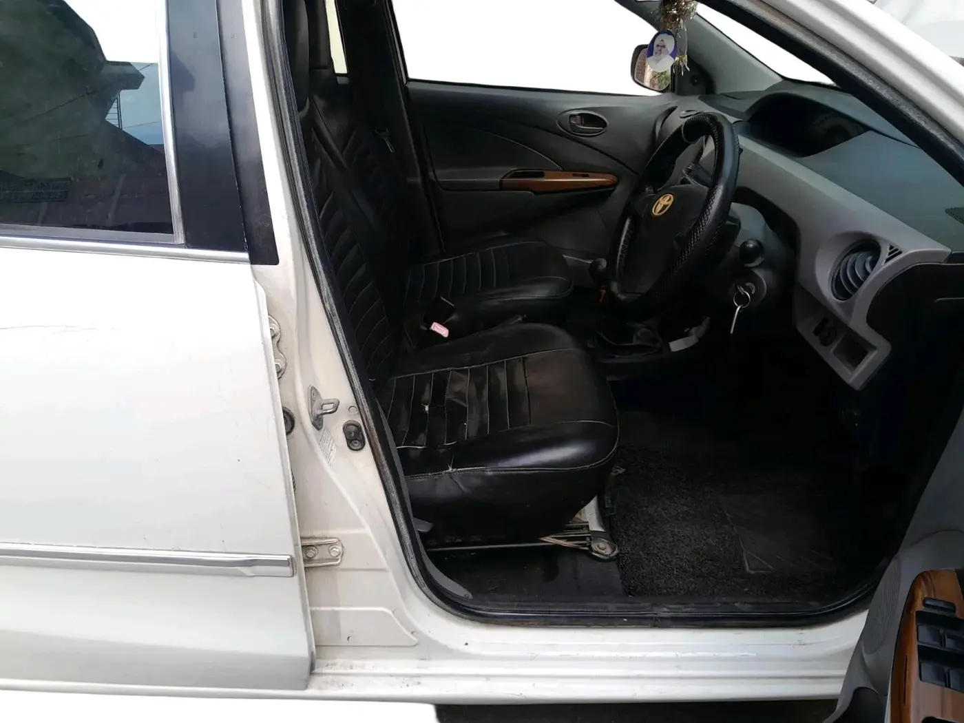 2011 Toyota Etios GD, Diesel, Manual, 80,448 km, interior