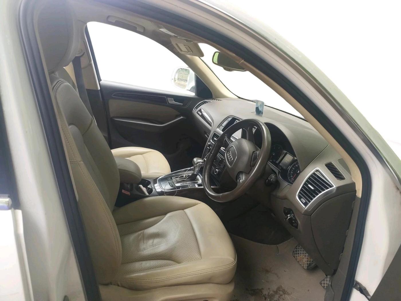 2013 Audi Q5 2.0 TDI QUATTRO, Diesel, Automatic, 66,896 km, interior