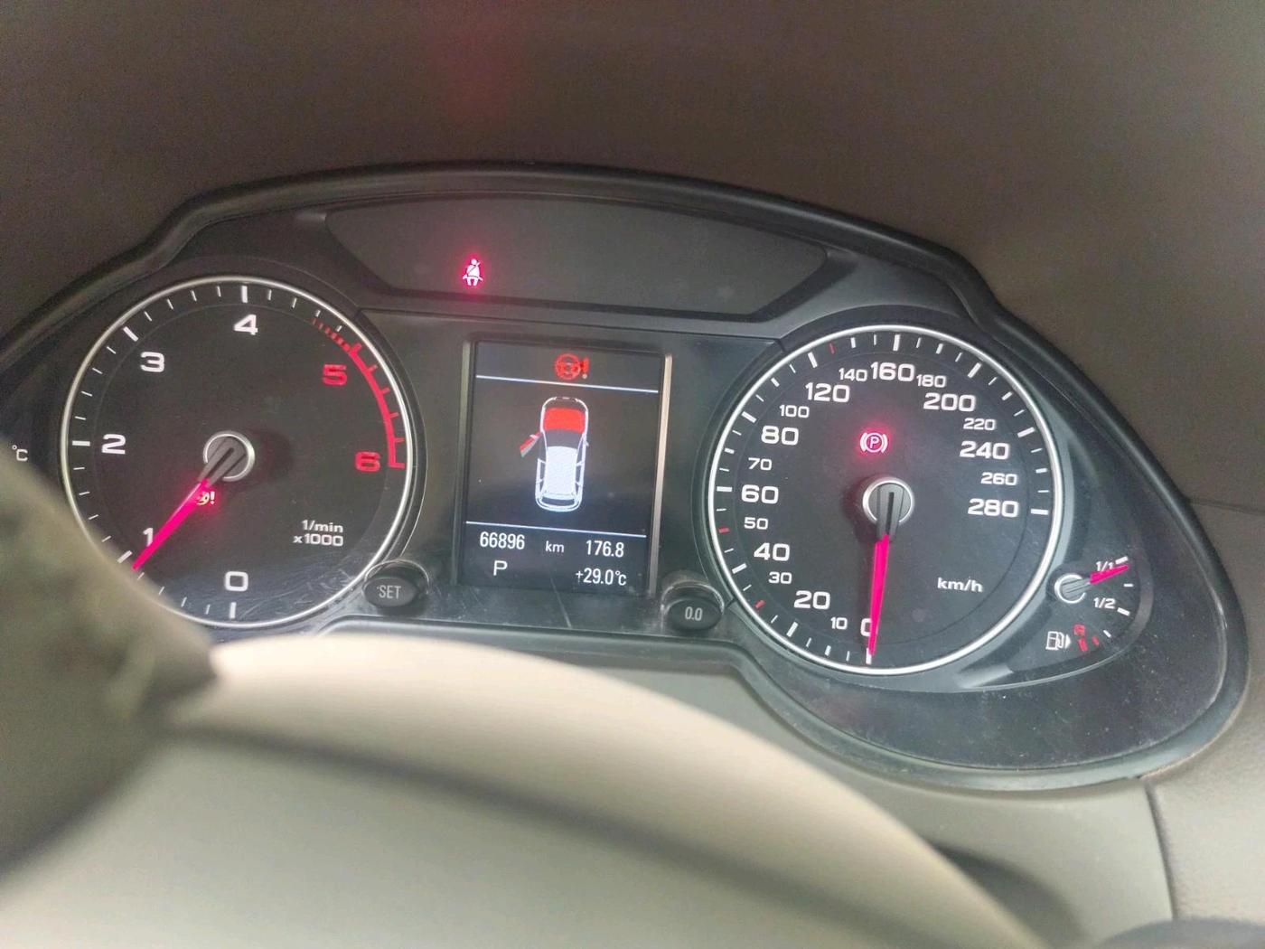 2013 Audi Q5 2.0 TDI QUATTRO, Diesel, Automatic, 66,896 km, interior