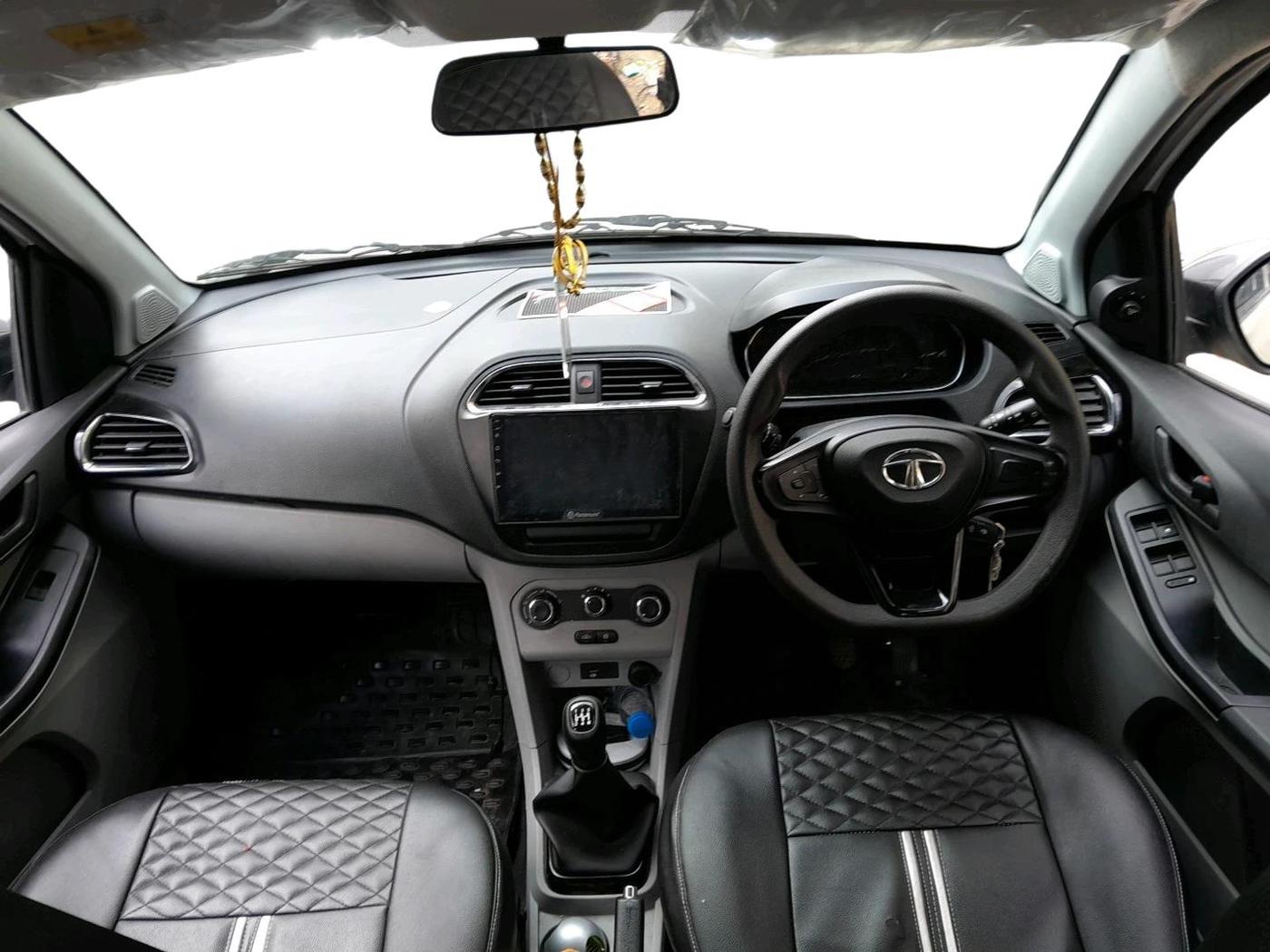 2023 Tata Tiago XT (O) PETROL, Petrol, Manual, 15,562 km, interior