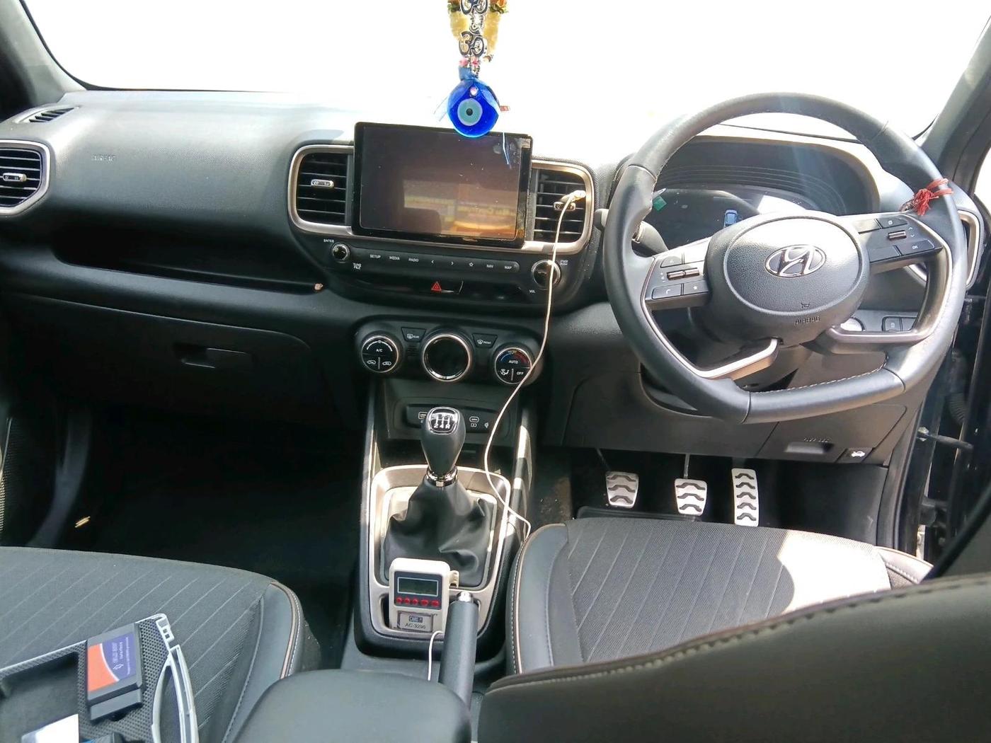 2024 Hyundai VENUE SX 1.2 KNIGHT EDITION, Petrol, Manual, 23,346 km, interior