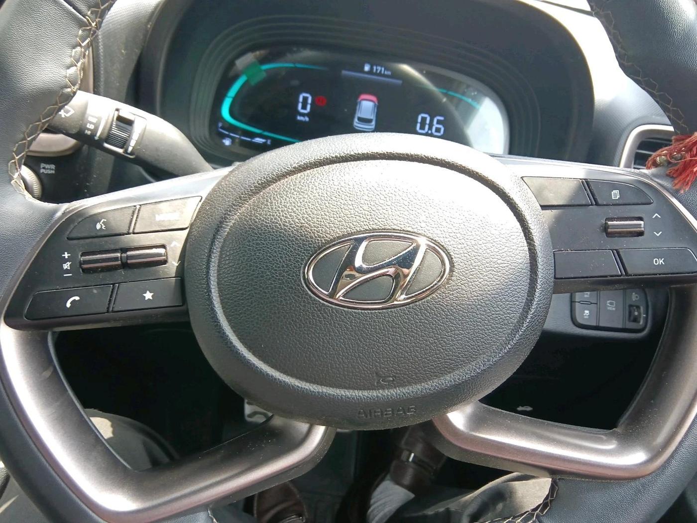 2024 Hyundai VENUE SX 1.2 KNIGHT EDITION, Petrol, Manual, 23,346 km, interior