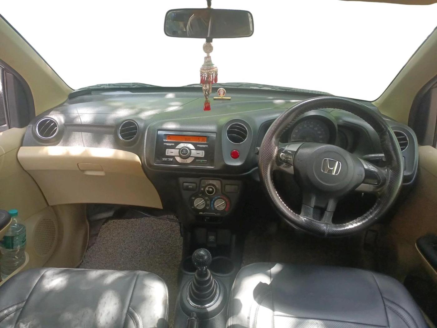 2015 Honda Amaze 1.2L I-VTEC S, CNG, Manual, 1,19,209 km, interior