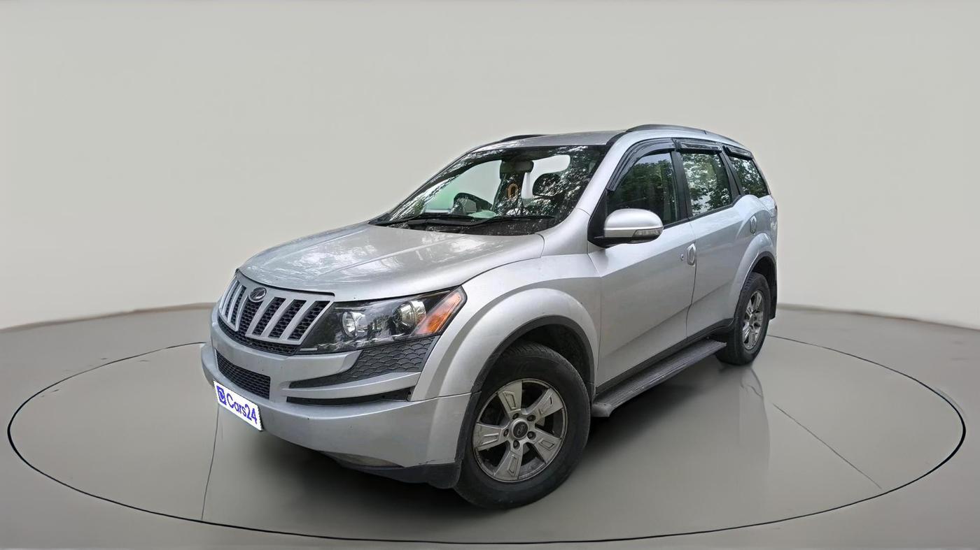 2015 Mahindra XUV500 W8, Diesel, Manual, 1,20,813 km, exterior
