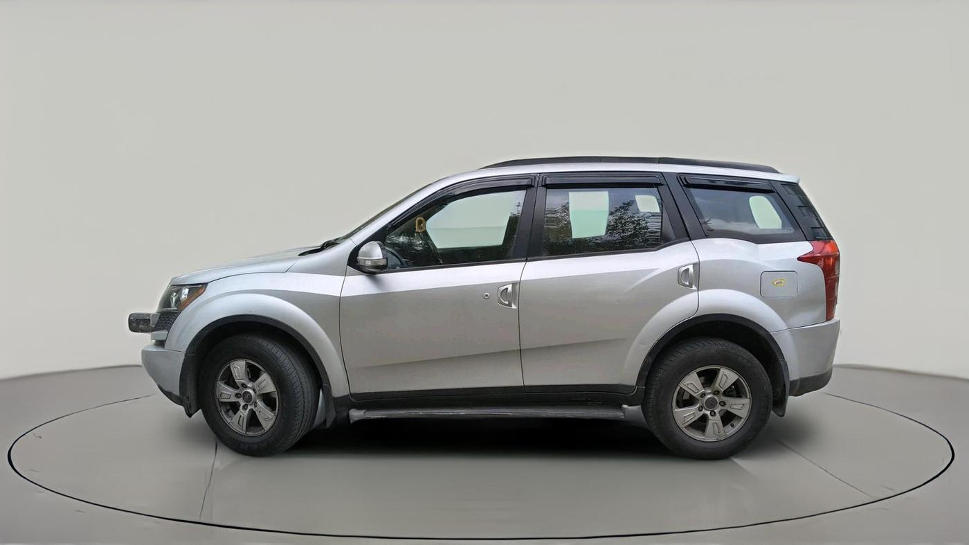 2015 Mahindra XUV500 W8, Diesel, Manual, 1,20,813 km, exterior