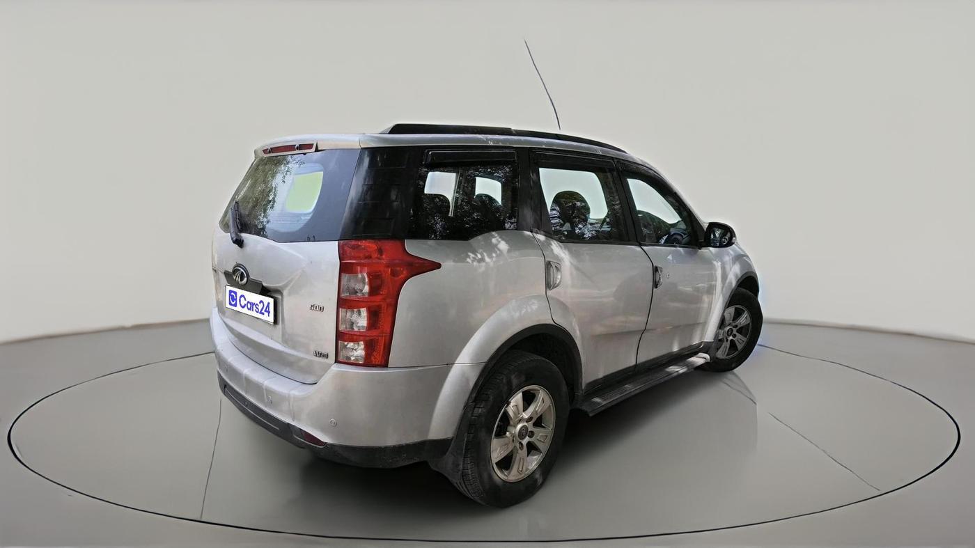 2015 Mahindra XUV500 W8, Diesel, Manual, 1,20,813 km, exterior