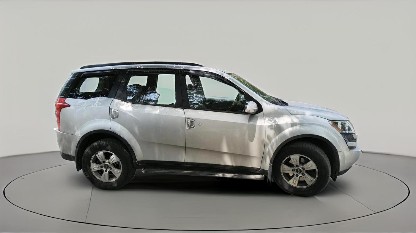 2015 Mahindra XUV500 W8, Diesel, Manual, 1,20,813 km, exterior