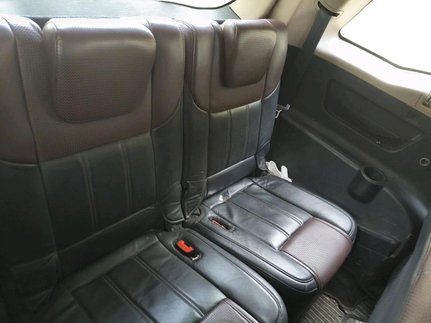 2015 Mahindra XUV500 W8, Diesel, Manual, 1,20,813 km, interior