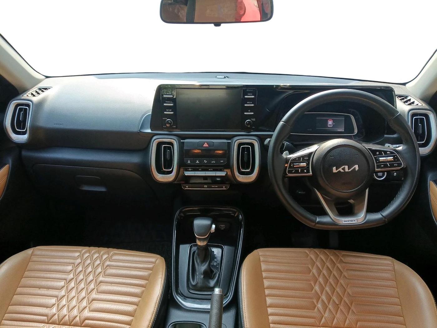 2024 KIA SONET 	 HTX 1.0 TURBO DCT, Petrol, Automatic, 16,247 km, interior