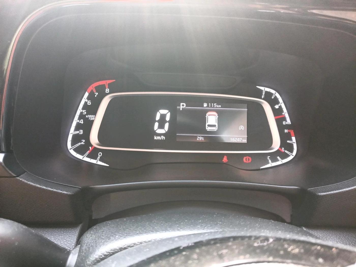 2024 KIA SONET 	 HTX 1.0 TURBO DCT, Petrol, Automatic, 16,247 km, interior