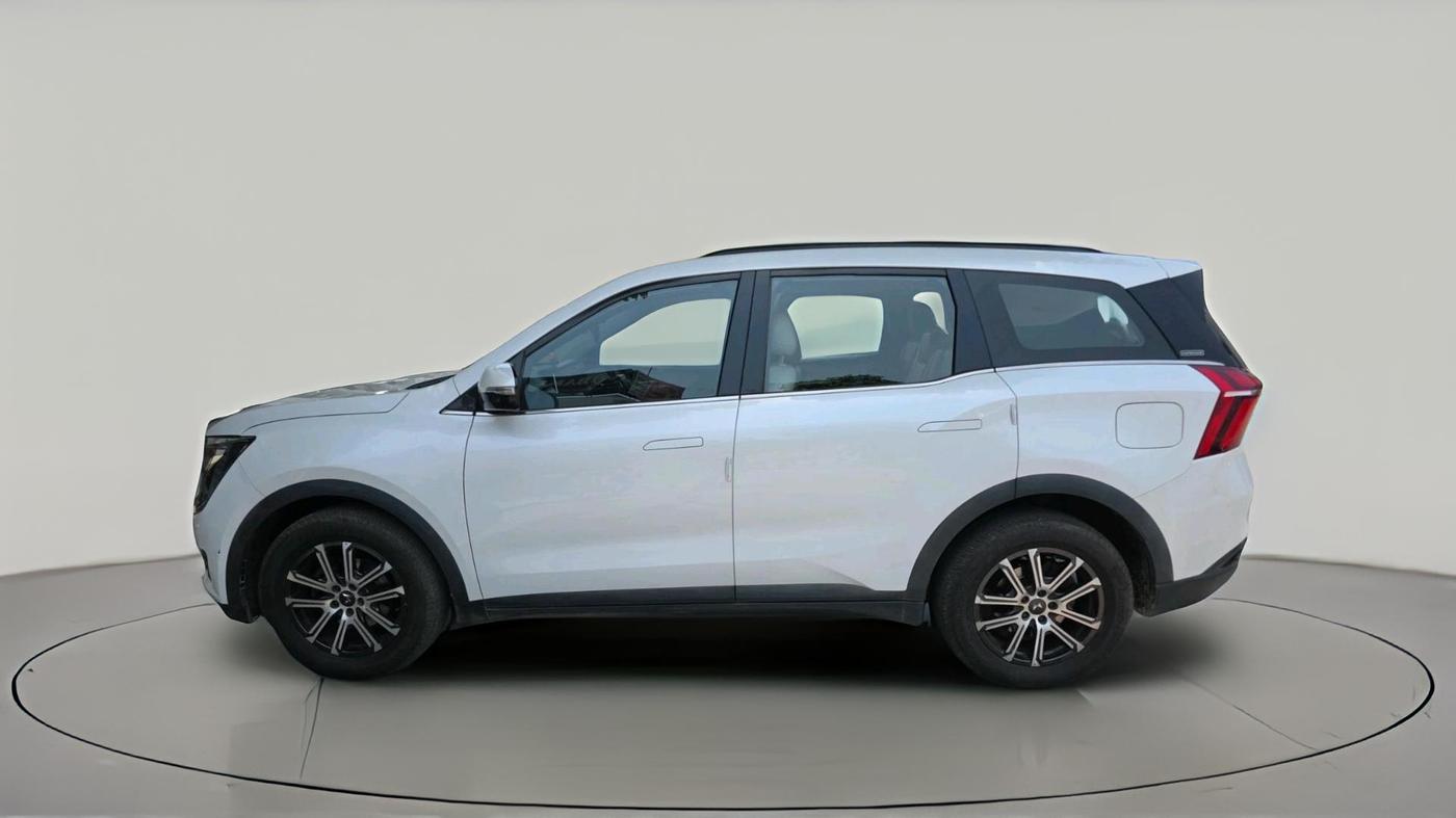 2022 Mahindra XUV700 AX 7 D AT 7 STR, Diesel, Automatic, 85,932 km, exterior