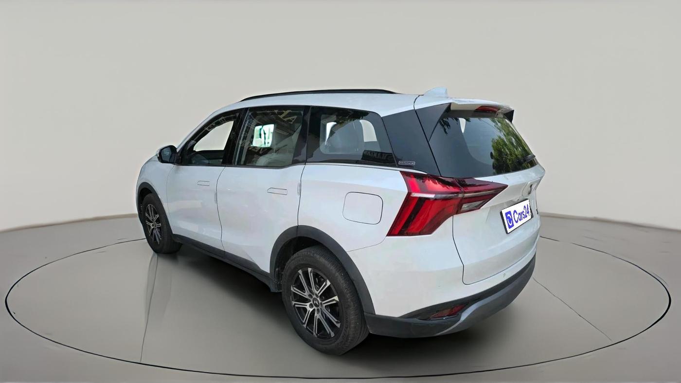 2022 Mahindra XUV700 AX 7 D AT 7 STR, Diesel, Automatic, 85,932 km, exterior