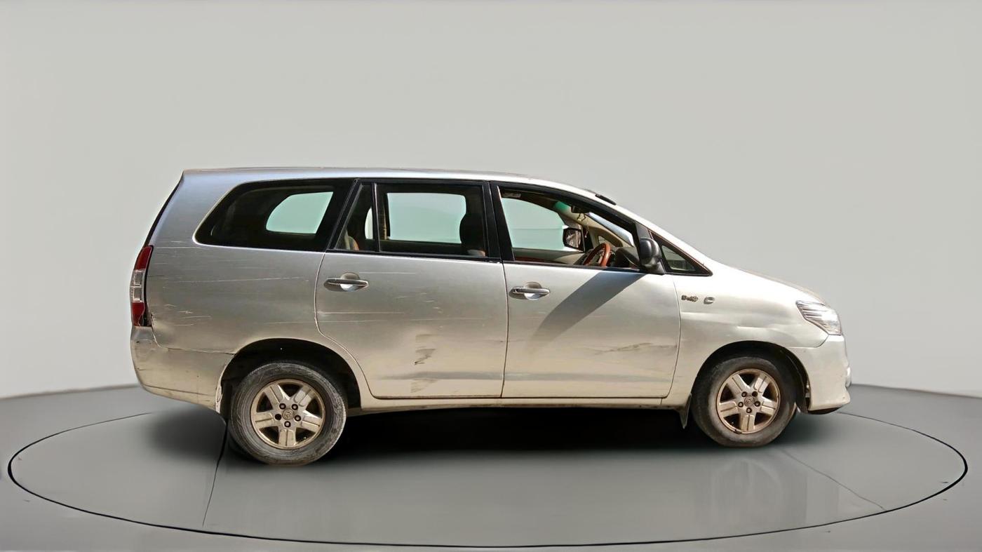 2007 Toyota Innova V 2.5 8 STR, Diesel, Manual, 1,78,918 km, exterior