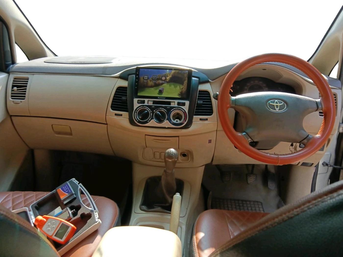2007 Toyota Innova V 2.5 8 STR, Diesel, Manual, 1,78,918 km, interior