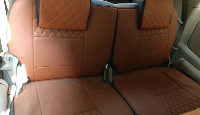 2007 Toyota Innova V 2.5 8 STR, Diesel, Manual, 1,78,918 km, interior