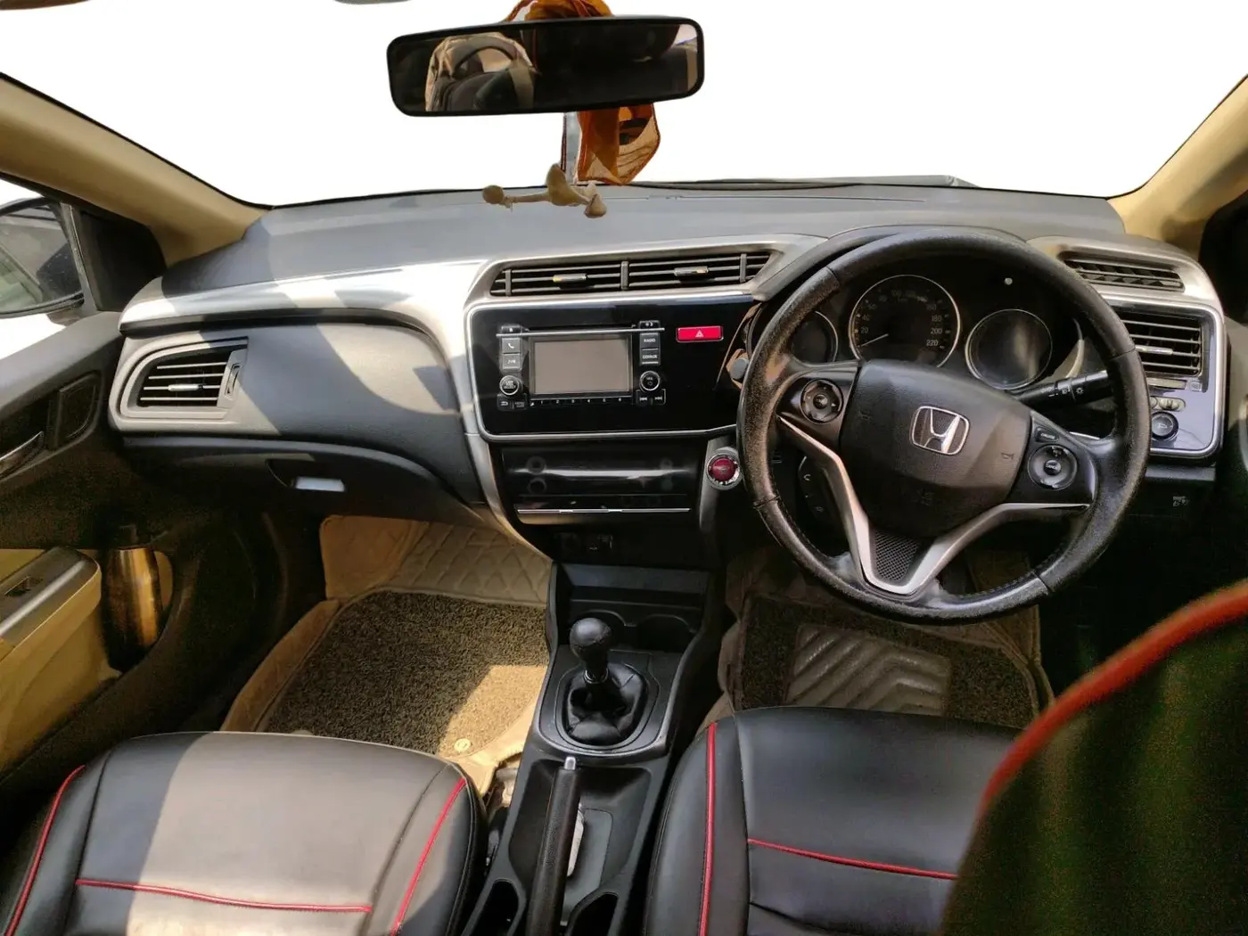 2015 Honda City 1.5L I-DTEC VX, Diesel, Manual, 1,99,038 km, interior