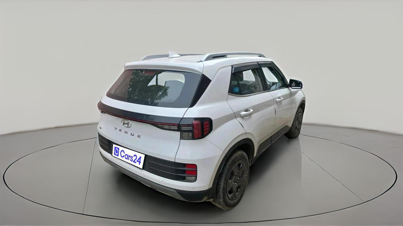 2024 Hyundai VENUE SX 1.2 PETROL, Petrol, Manual, 18,199 km, exterior