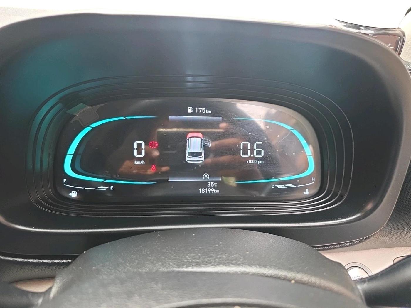 2024 Hyundai VENUE SX 1.2 PETROL, Petrol, Manual, 18,199 km, interior