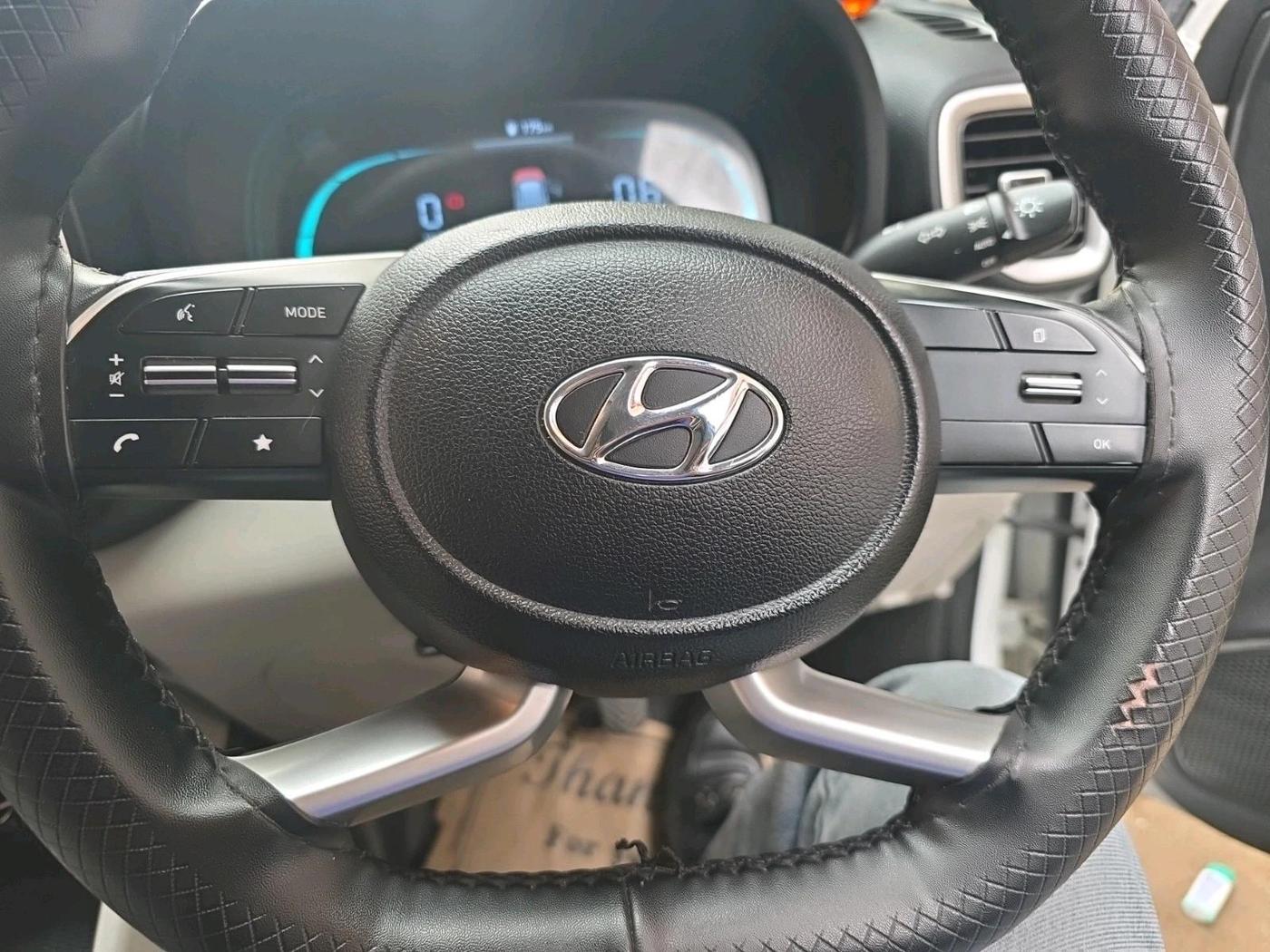 2024 Hyundai VENUE SX 1.2 PETROL, Petrol, Manual, 18,199 km, interior