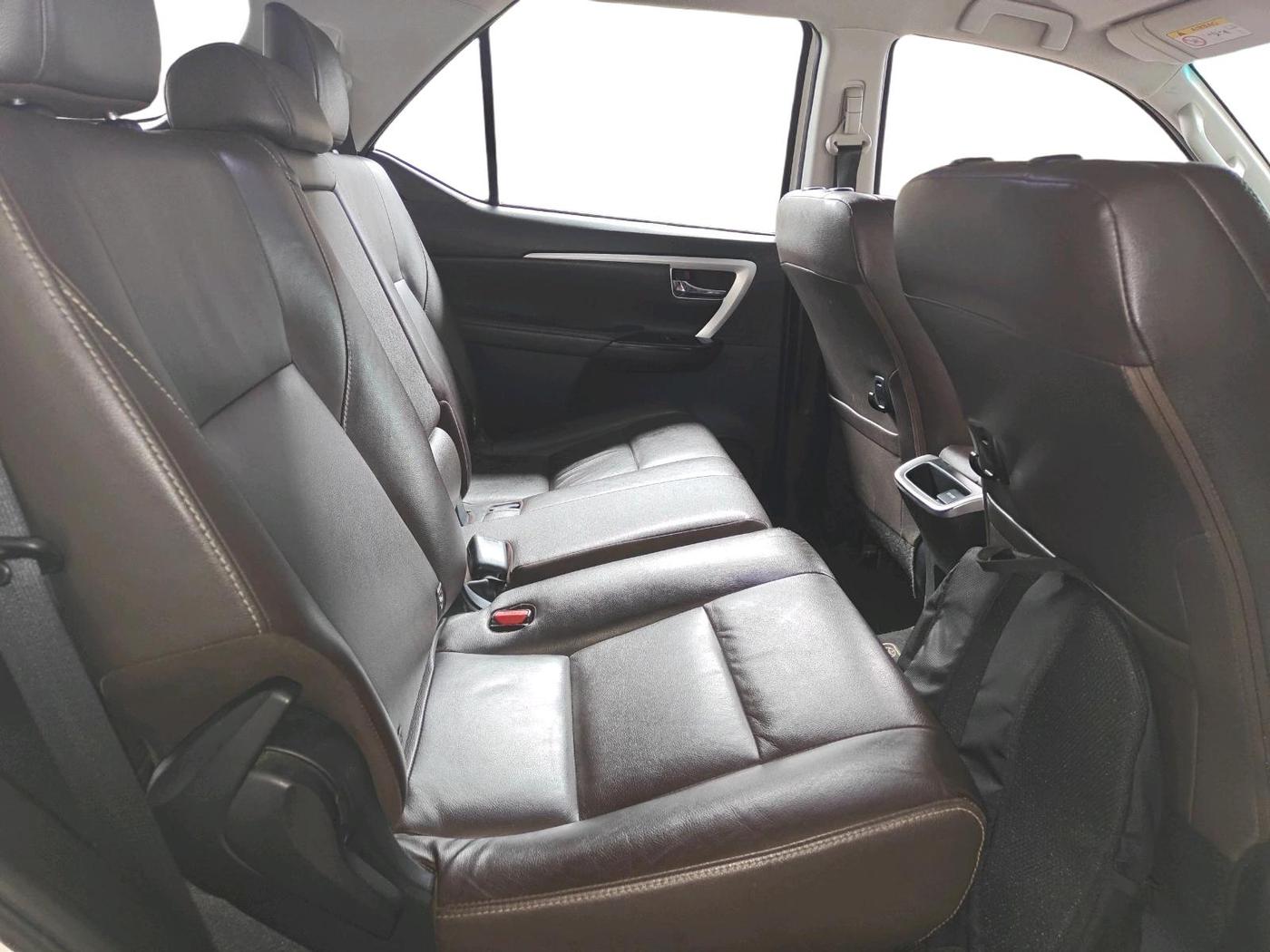 2017 Toyota Fortuner 2.8 4X4 MT, Diesel, Manual, 1,02,519 km, interior