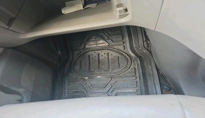 2012 Nissan Evalia XV, Diesel, Manual, 1,25,175 km, interior