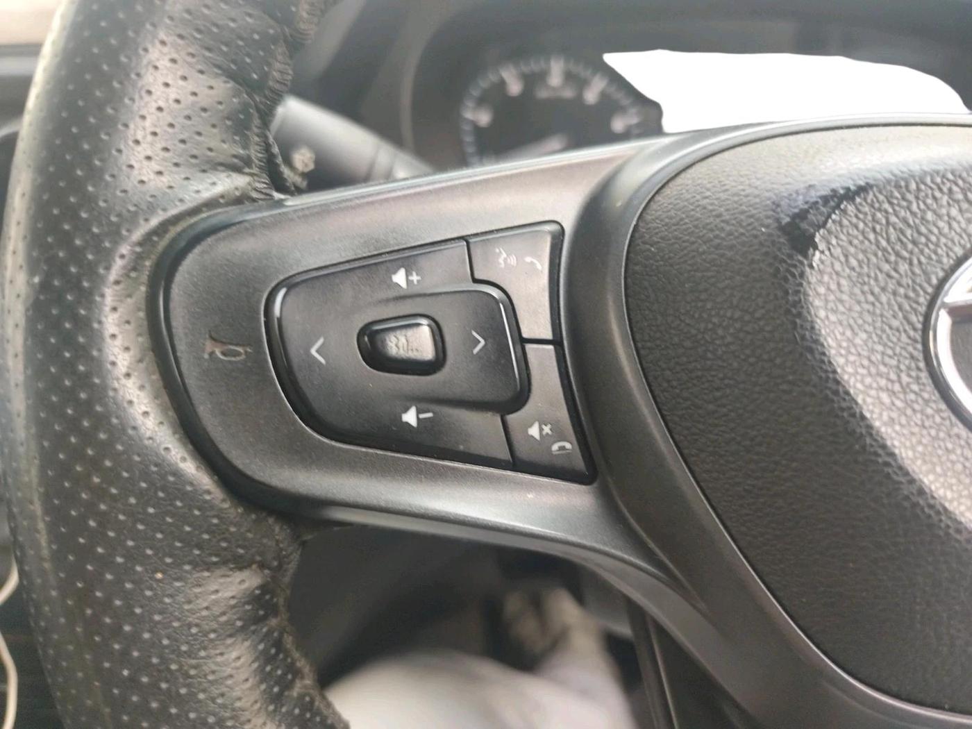 2022 Tata PUNCH PURE MT, Petrol, Manual, 60,564 km, interior