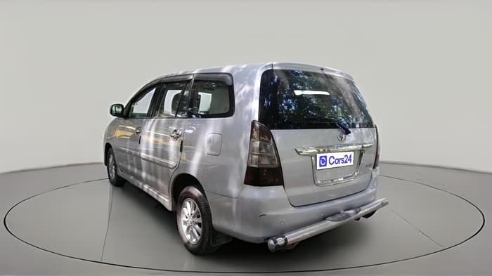 2013 Toyota Innova 2.5 VX 7 STR, Diesel, Manual, 1,62,007 km, exterior