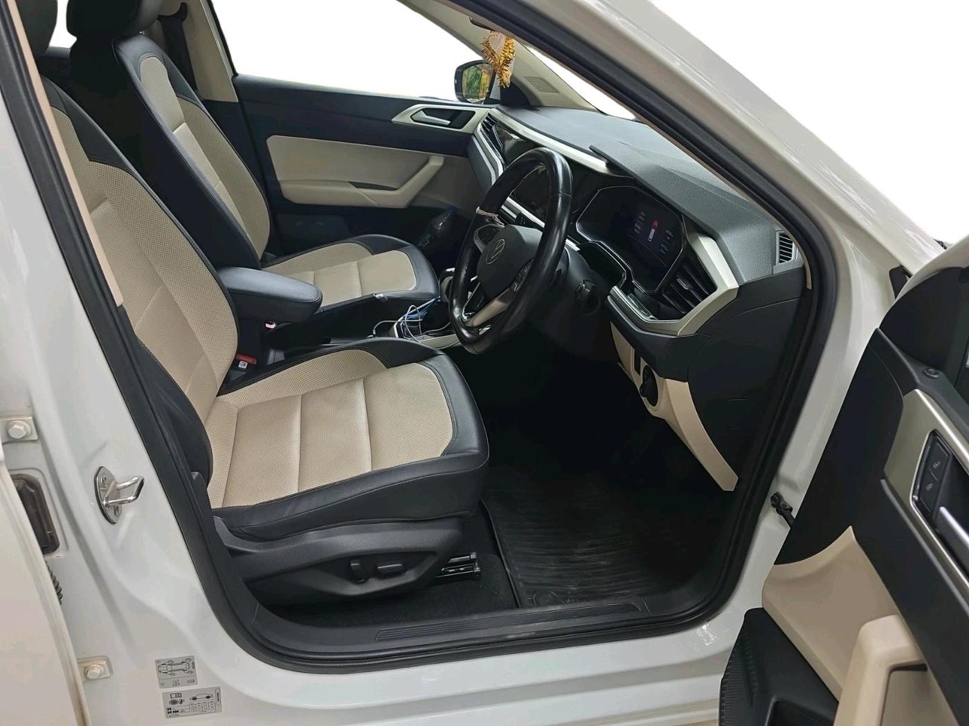 2024 Volkswagen VIRTUS TOPLINE TSI 1.0 AT, Petrol, Automatic, 42,743 km, interior