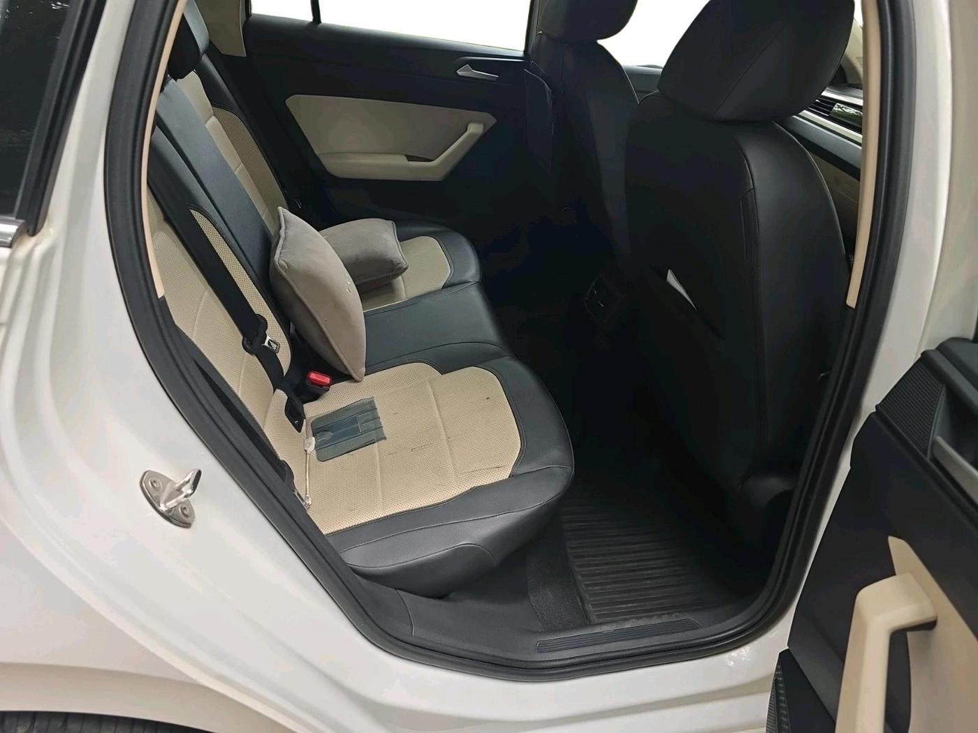 2024 Volkswagen VIRTUS TOPLINE TSI 1.0 AT, Petrol, Automatic, 42,743 km, interior