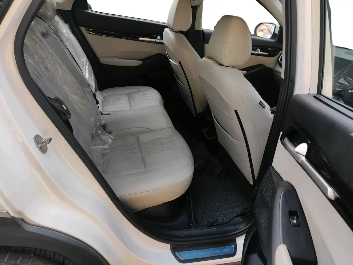 2023 KIA SELTOS  HTX 1.5 PETROL MT, Petrol, Manual, 10,335 km, interior