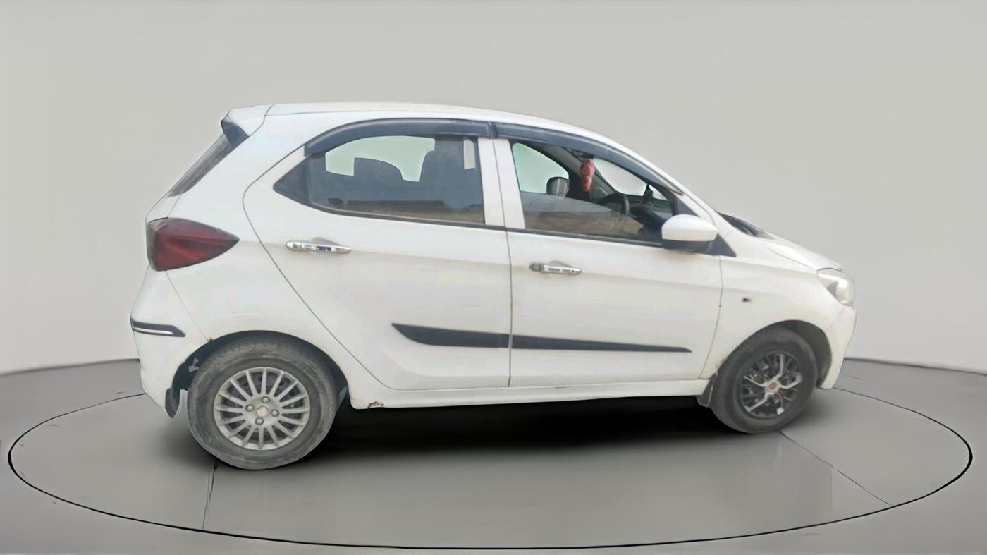 2017 Tata Tiago XM PETROL, Petrol, Manual, 40,476 km, exterior