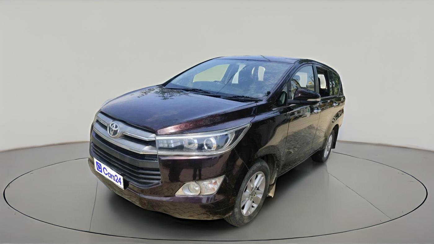 2017 Toyota Innova Crysta 2.4 VX 8 STR, Diesel, Manual, 2,36,426 km, exterior