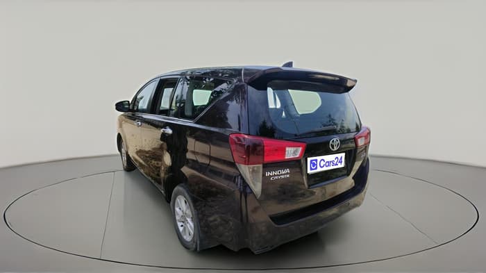 2017 Toyota Innova Crysta 2.4 VX 8 STR, Diesel, Manual, 2,36,426 km, exterior