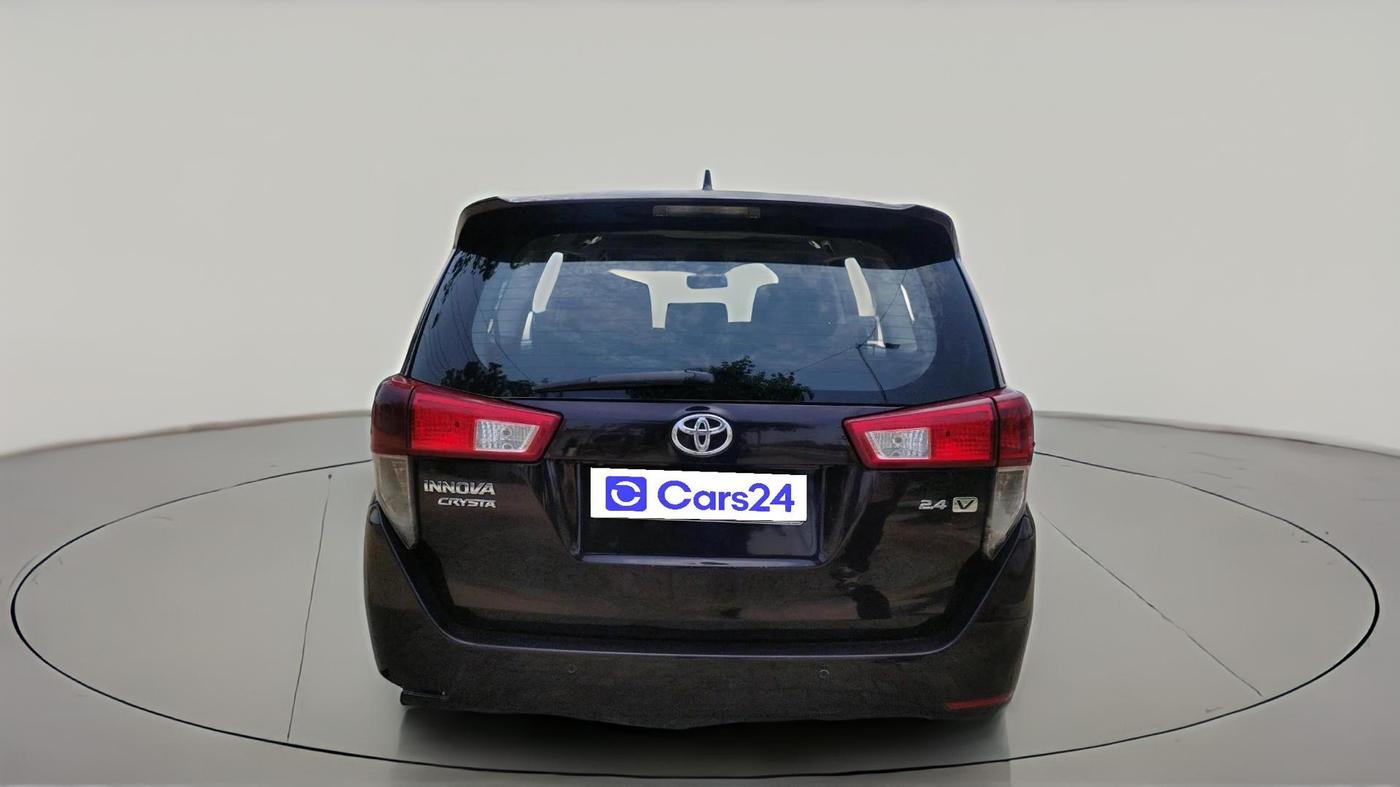 2017 Toyota Innova Crysta 2.4 VX 8 STR, Diesel, Manual, 2,36,426 km, exterior