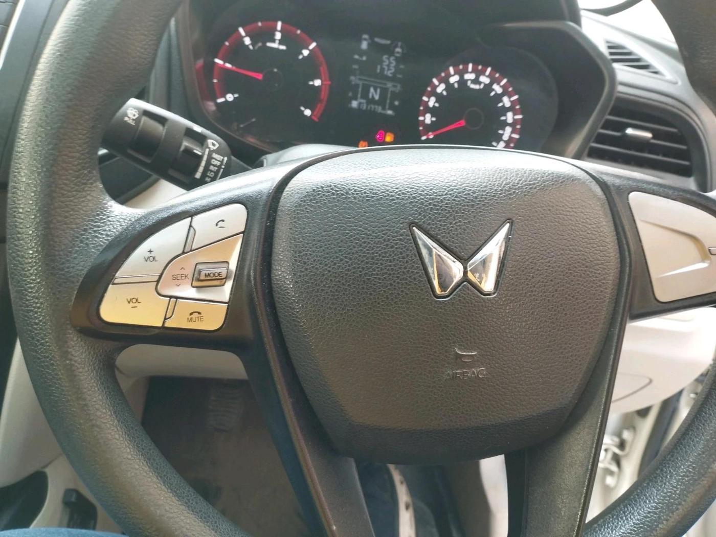 2022 Mahindra XUV300 W6 1.5 Diesel, Diesel, Manual, 1,31,773 km, interior
