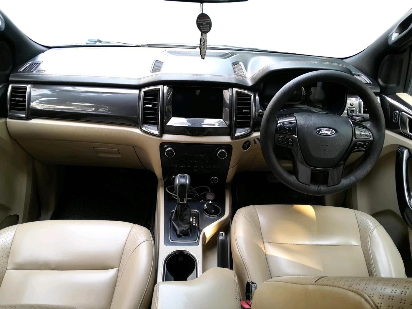 2019 Ford Endeavour TITANIUM PLUS 2.2 4X2 AT SUNROOF, Diesel, Automatic, 1,11,719 km, interior