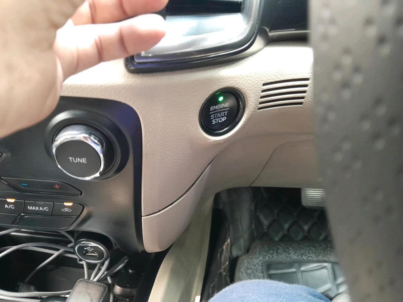 2019 Ford Endeavour TITANIUM PLUS 2.2 4X2 AT SUNROOF, Diesel, Automatic, 1,11,719 km, interior