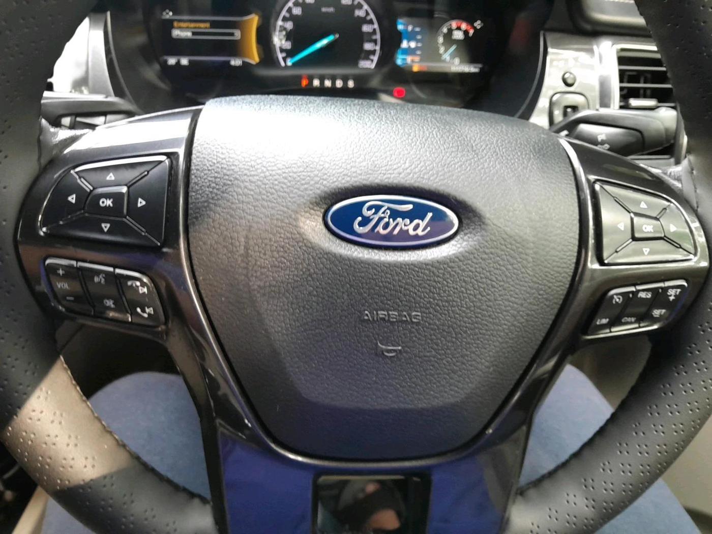 2019 Ford Endeavour TITANIUM PLUS 2.2 4X2 AT SUNROOF, Diesel, Automatic, 1,11,719 km, interior