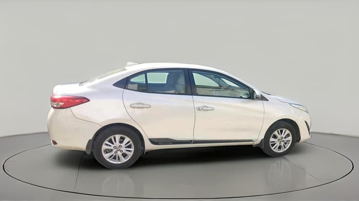 2018 Toyota YARIS V CVT, Petrol, Automatic, 67,227 km, exterior