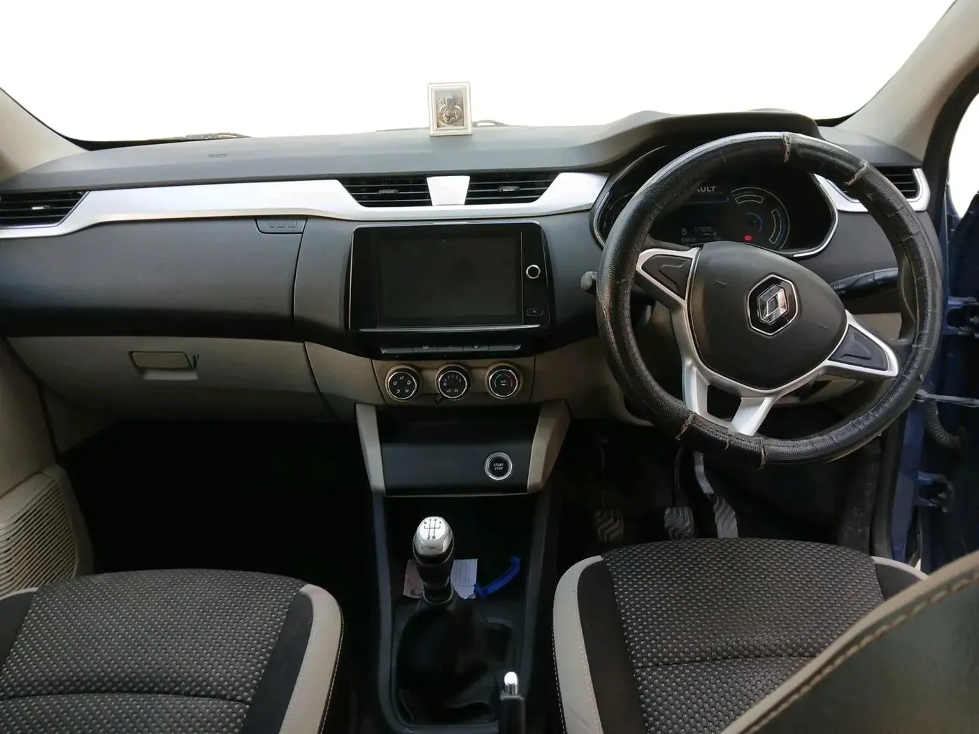 2020 Renault TRIBER RXZ, Petrol, Manual, 57,334 km, interior