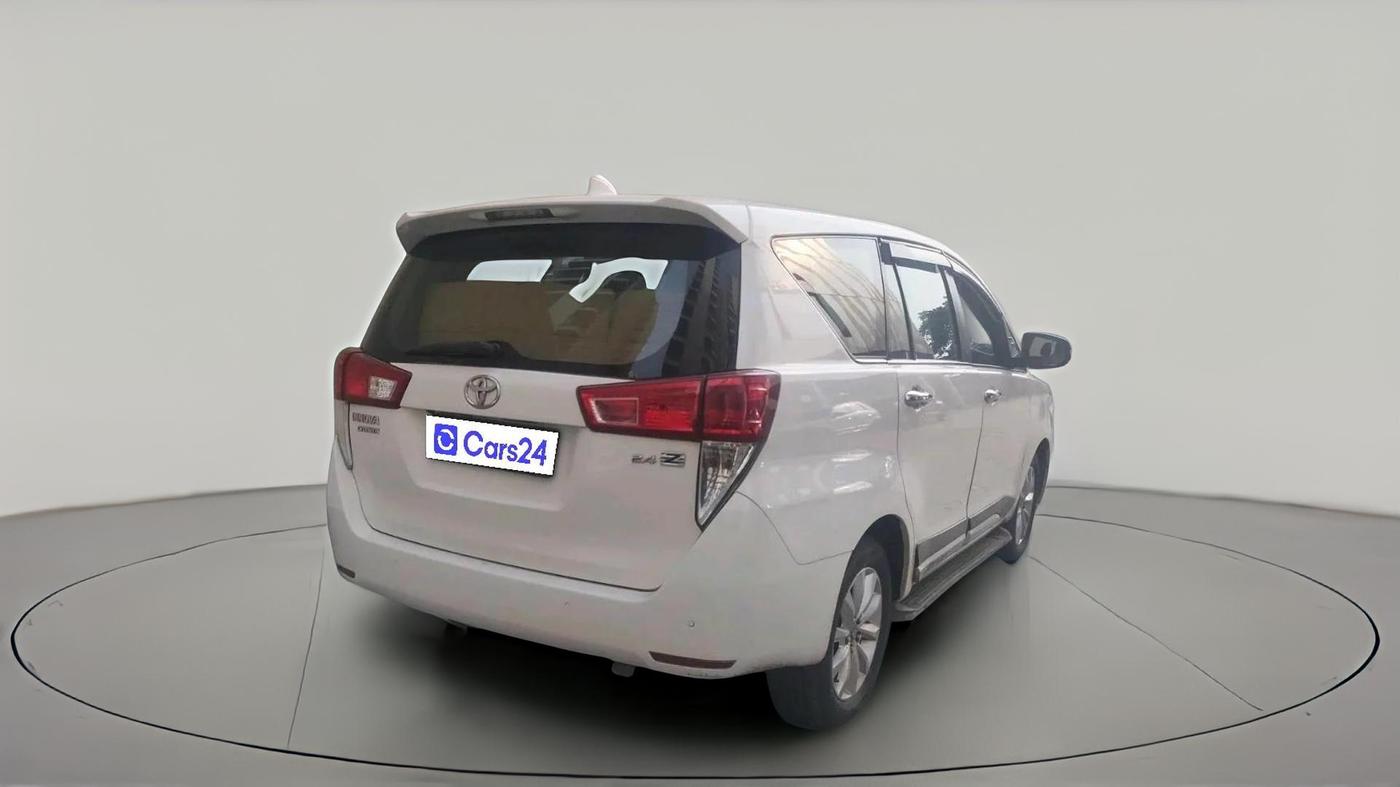 2022 Toyota Innova Crysta 2.4 ZX AT 7 STR, Diesel, Automatic, 96,593 km, exterior