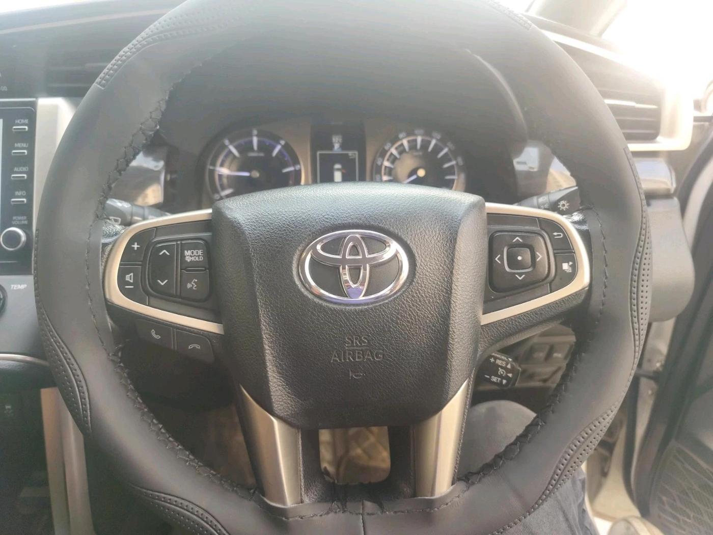 2022 Toyota Innova Crysta 2.4 ZX AT 7 STR, Diesel, Automatic, 96,593 km, interior