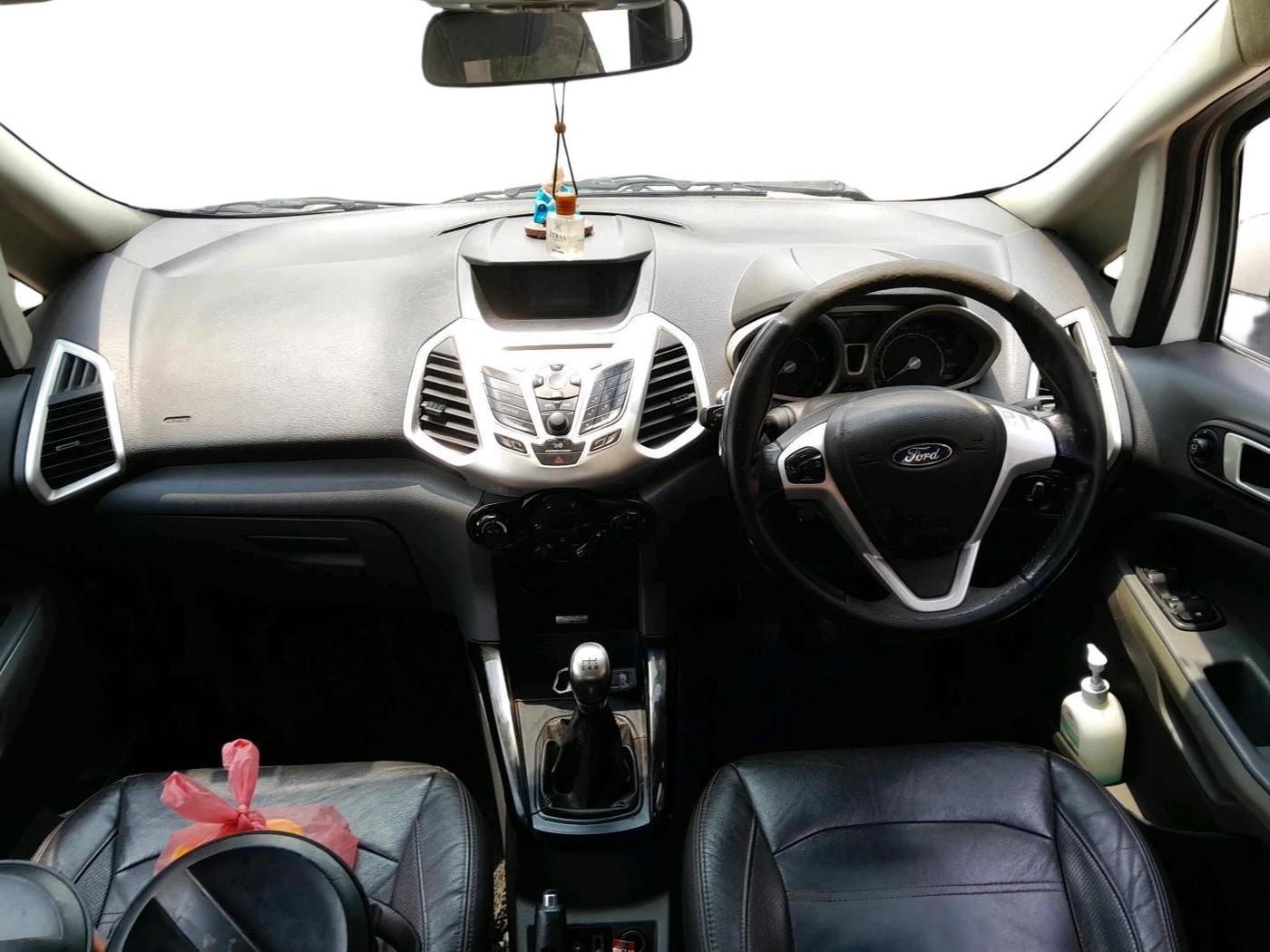 2015 Ford Ecosport TITANIUM+ 1.5L DIESEL, Diesel, Manual, 1,40,477 km, interior